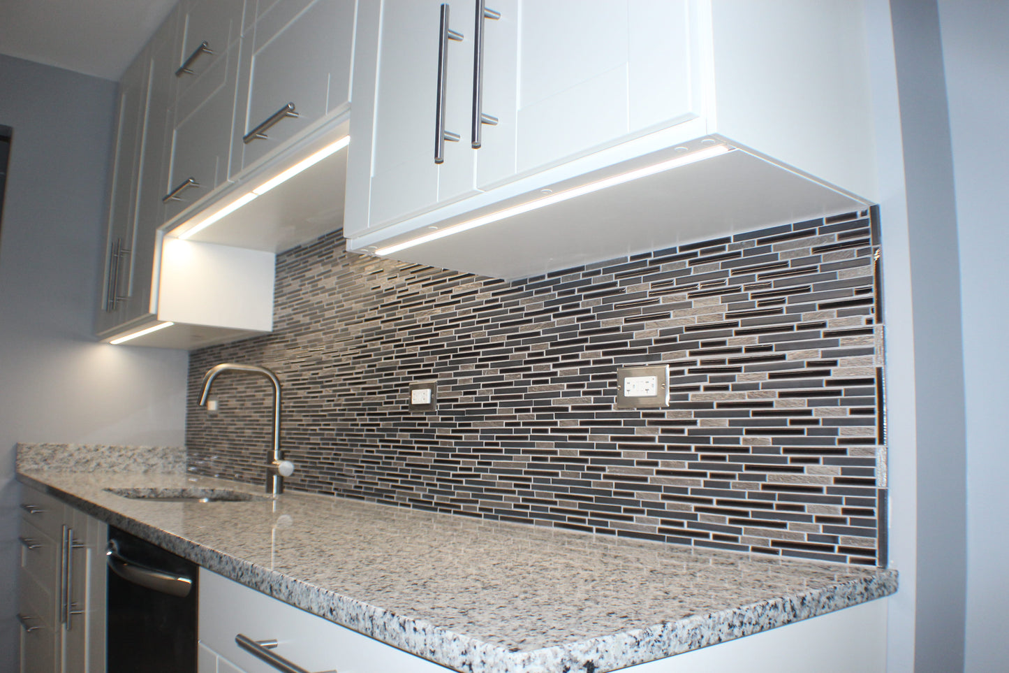Under cabinet LED Lighting | Driver included | Super Slim | Super Bright | 1800 Lumens/ Metre