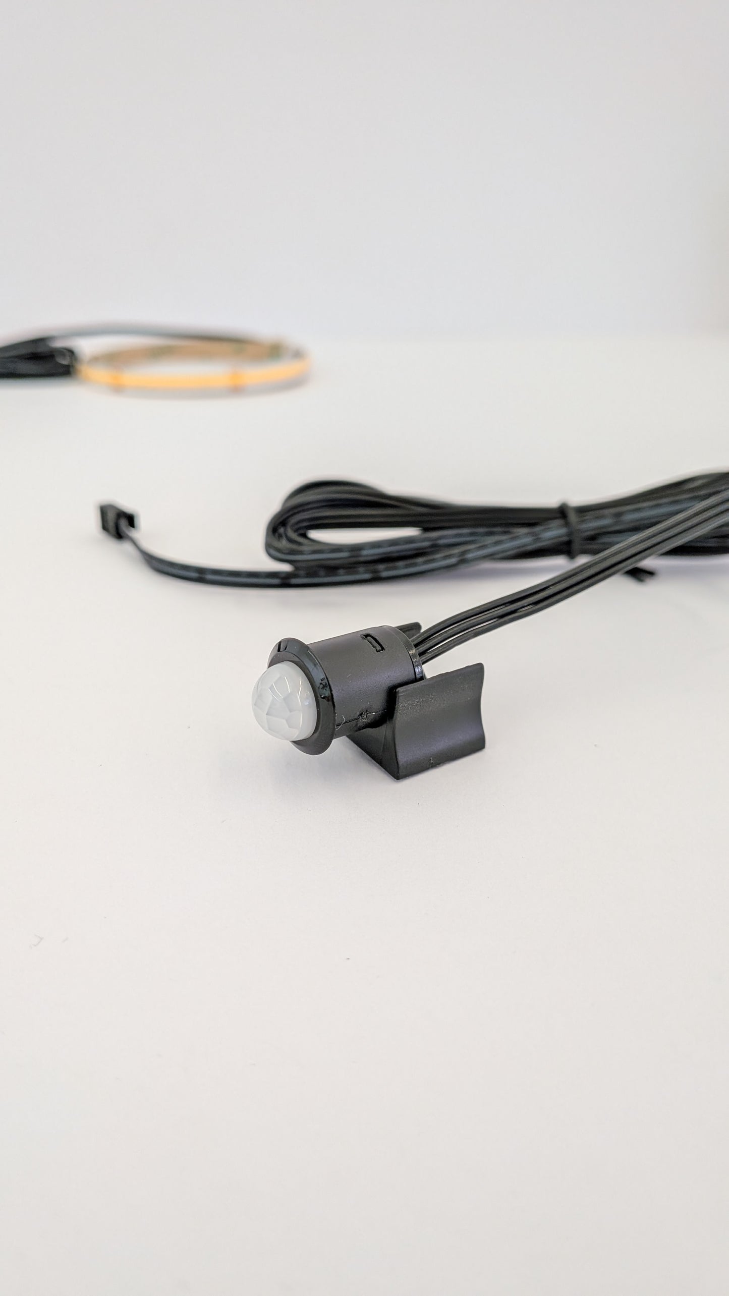 Wardrobe LED Light Strip | Motion sensor activated | Dotless | Plug in