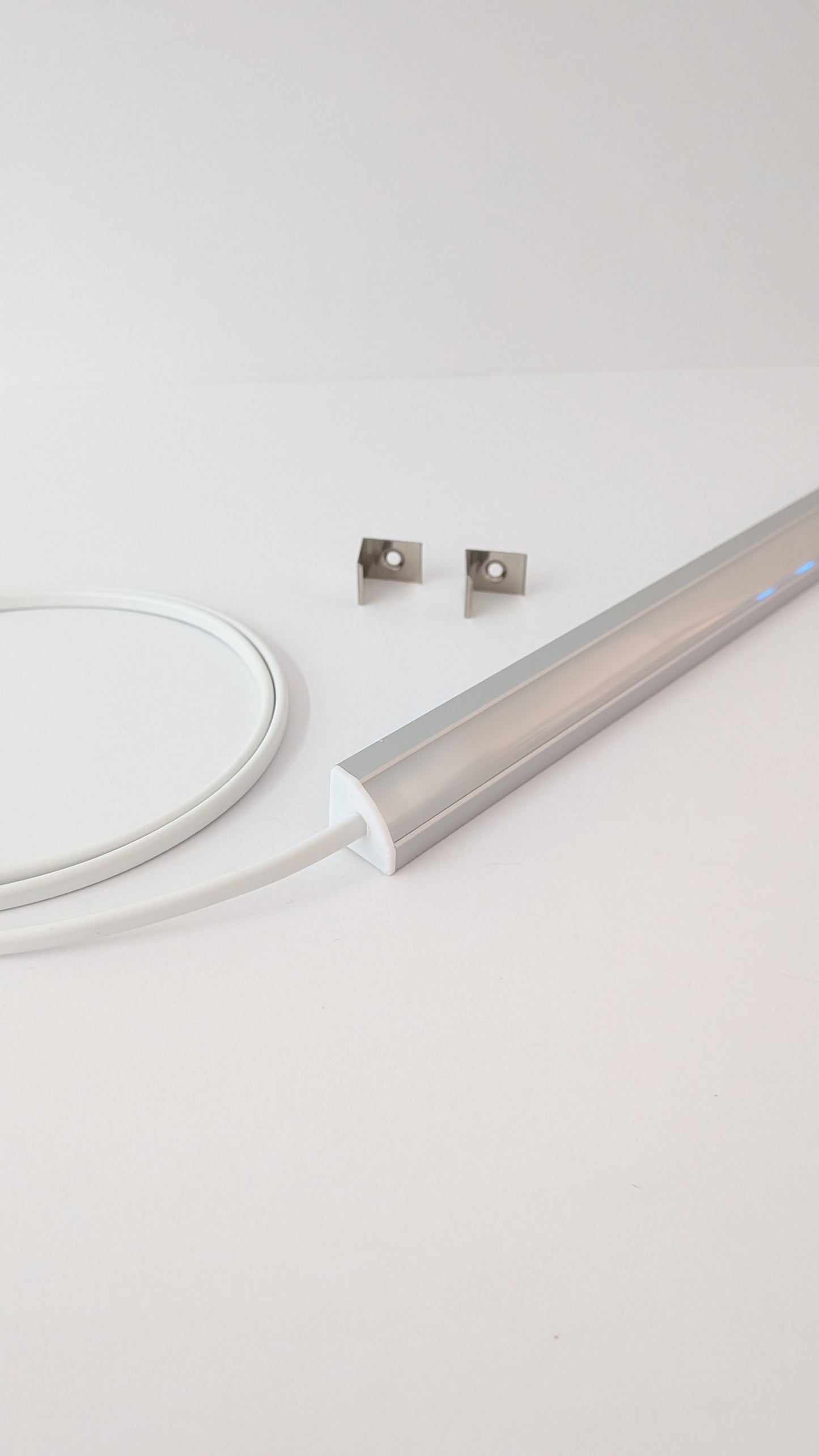Under Cabinet LED Light | Corner Mounted | 19mm x 19mm | Dotless | 230V - No Driver Required | 850 Lumens/Metre