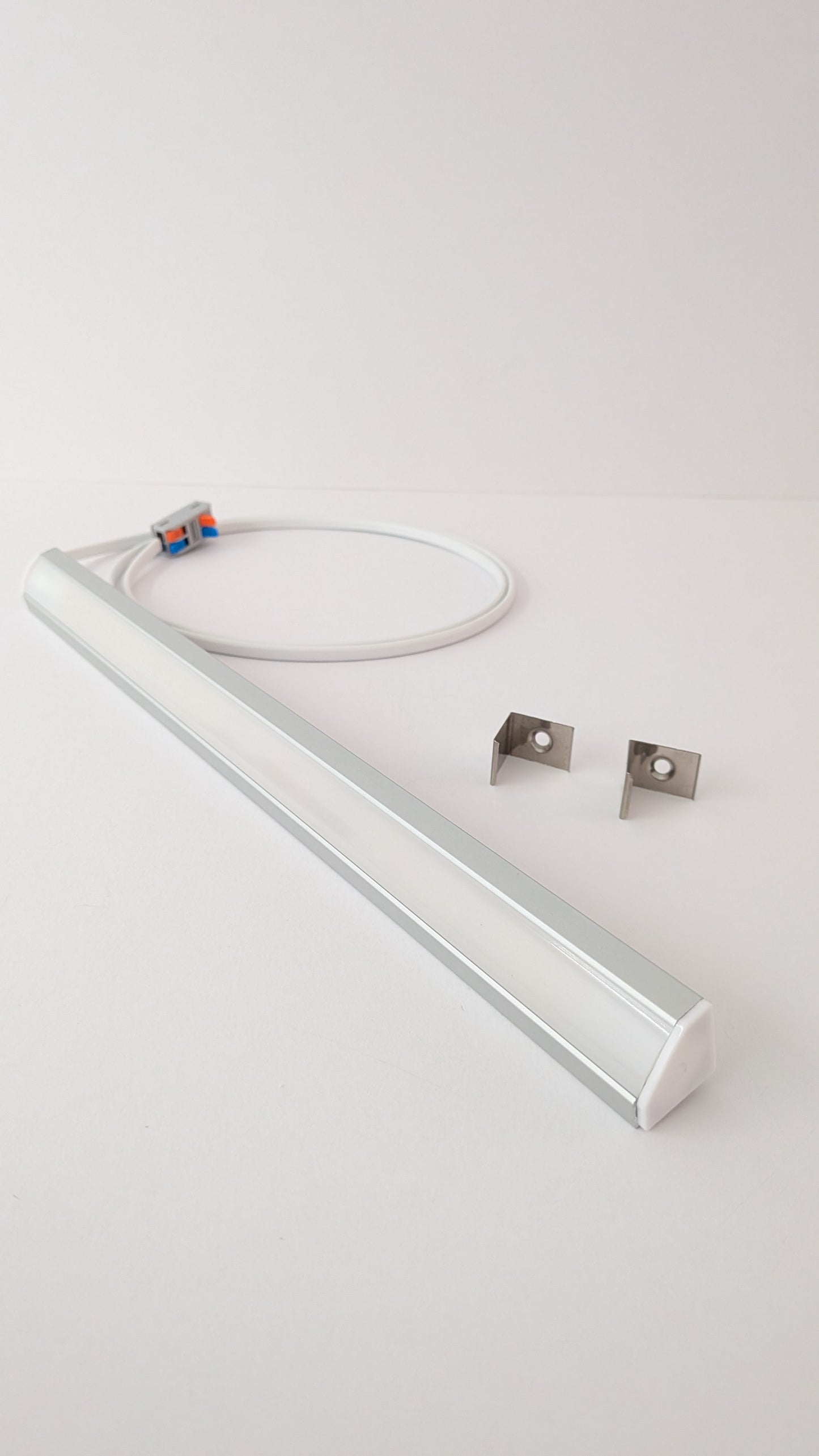 Under Cabinet LED Light | Corner Mounted | 19mm x 19mm | Dotless | 230V - No Driver Required | 850 Lumens/Metre