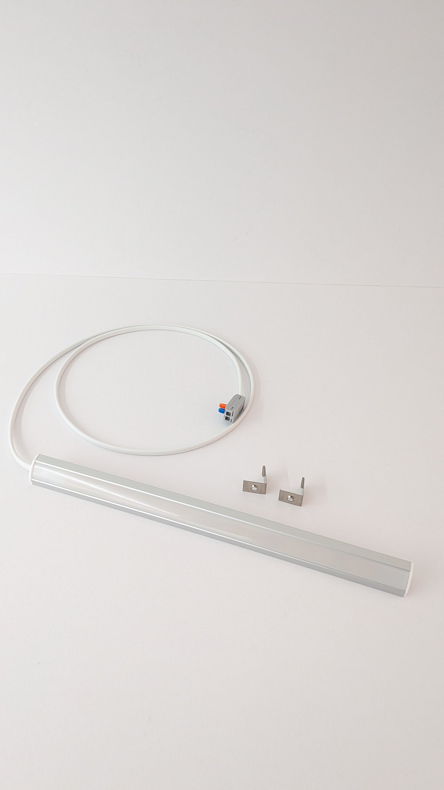 Under Cabinet LED Light | Corner Mounted | 19mm x 19mm | Dotless | 230V - No Driver Required | 850 Lumens/Metre