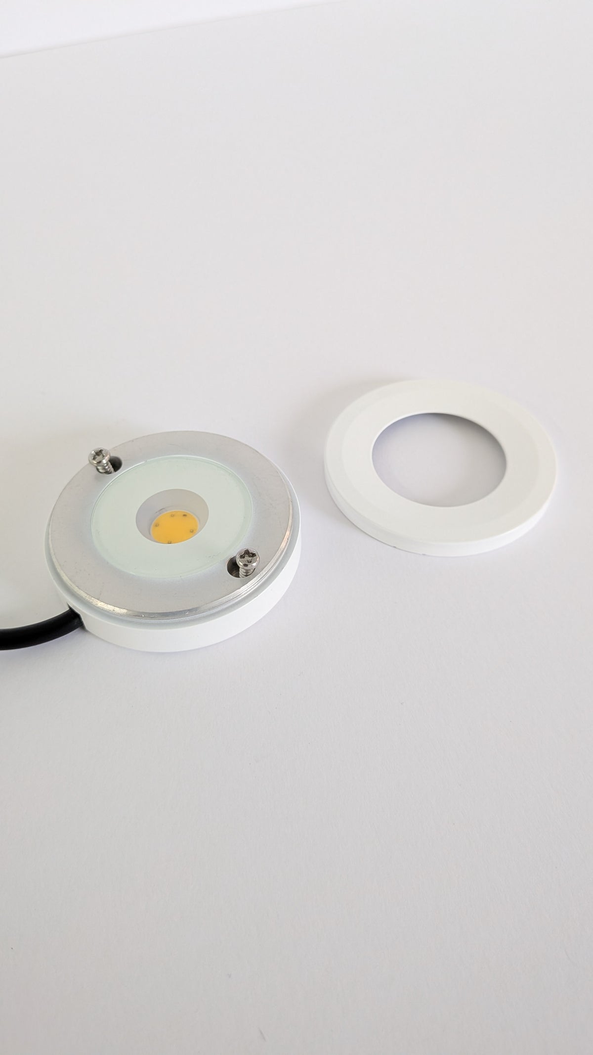 230V LED under cabinet light with 1 metre cable lead, no separate driver needed