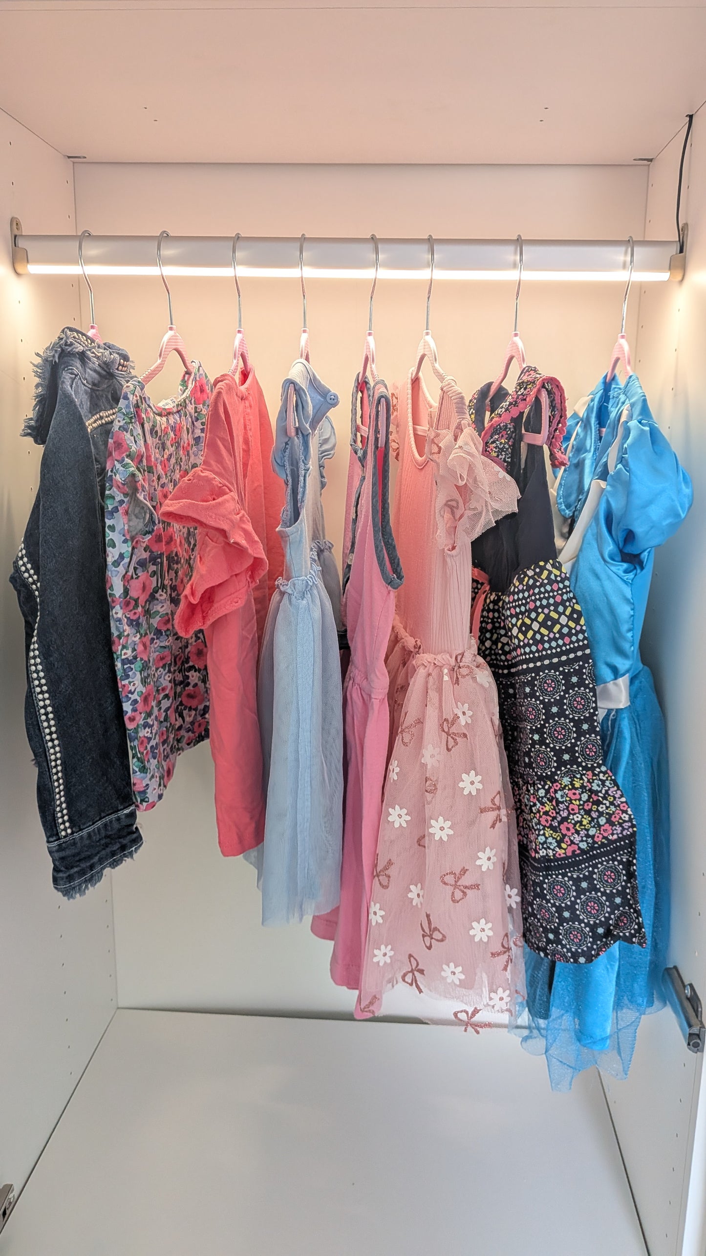 LEDs Wardrobe Hanging Rails Light with Integrated Illumination | Warm White