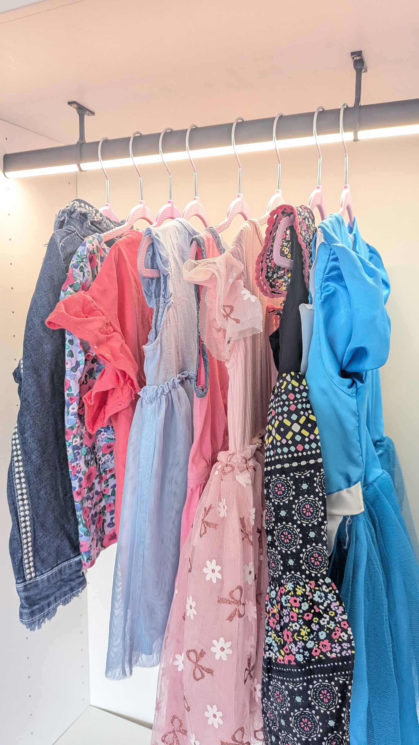 LEDs Wardrobe Hanging Rails Light with Integrated Illumination | Warm White