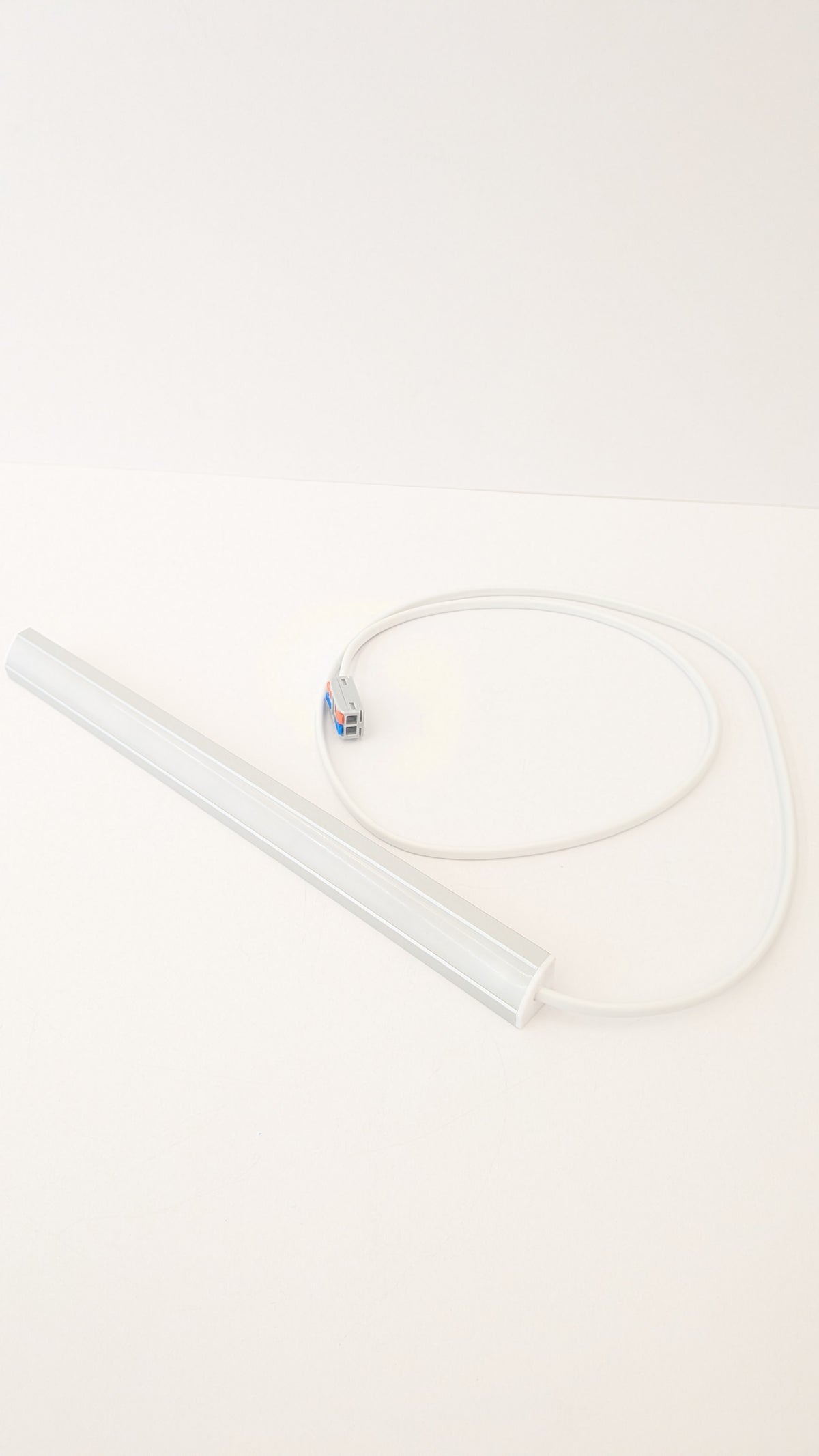 Slim corner under cabinet LED light, daylight or warm white